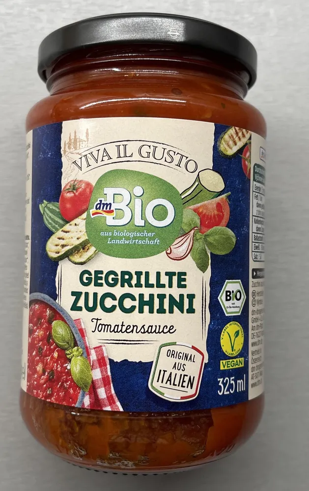 Rajčatová omáčka s cuketou