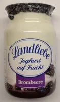 Joghurt auf Frucht Brombeere