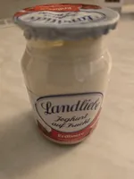 Joghurt auf Frucht Erdbeere