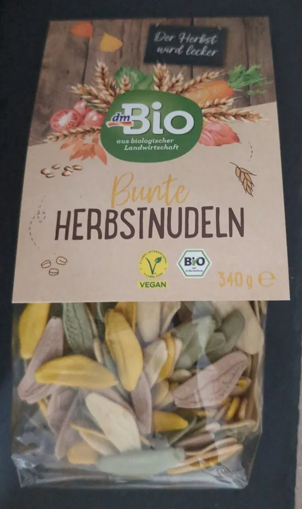 Bunte herbstnudeln