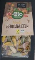 Bunte herbstnudeln