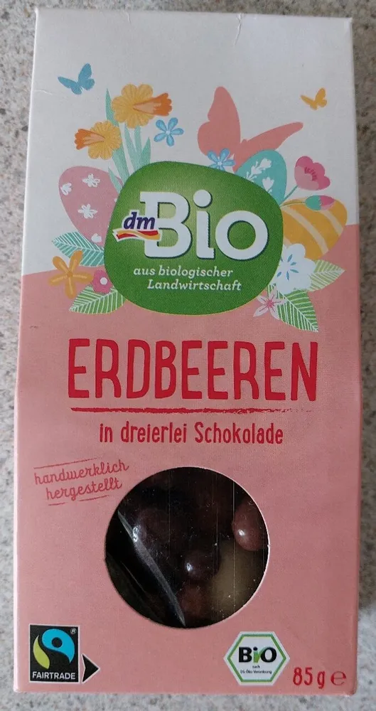 Erdbeeren in dreierlei Schokolade