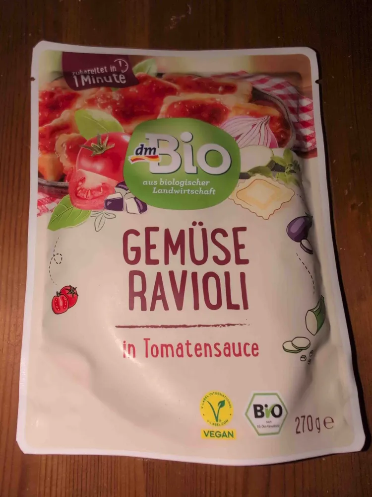 Gemüse Ravioli in Tomatensauce