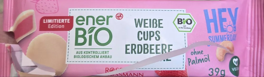 Weiße cups erdbeere