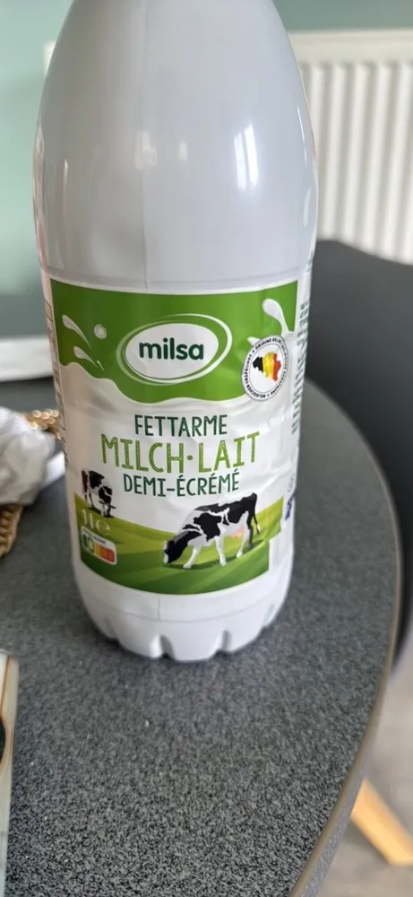 FETTARME MILCH-LAIT DEMI-ÉCRÉMÉ