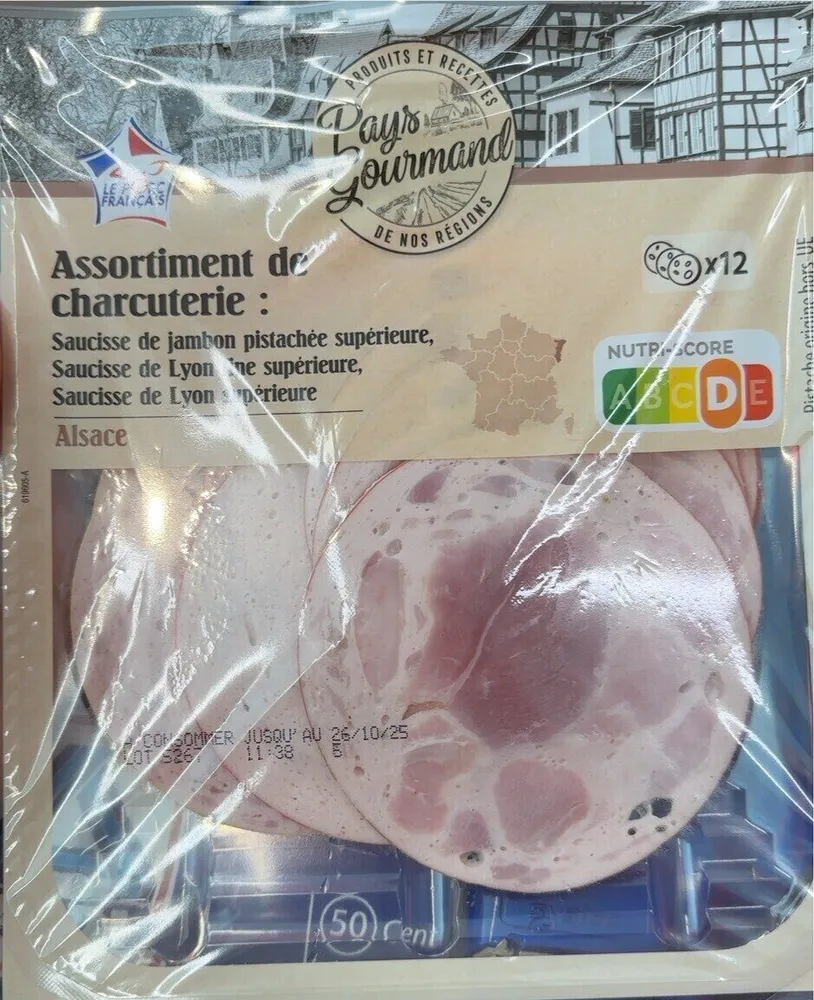 Assortiment de charcuterie : Saucisse de jambon pistachée supérieure, Saucisse de Lyon fine supérieure, Saucisse de Lyon supérieure Alsace