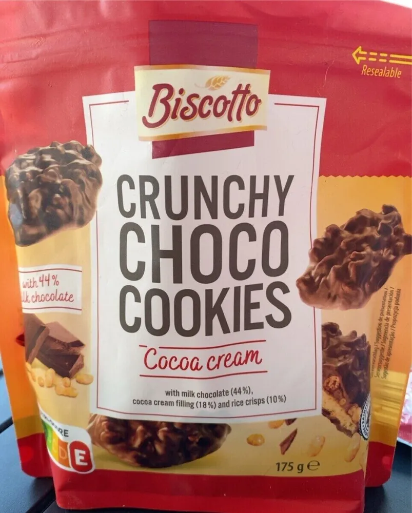 Crunchy choco cookies cocoa cream