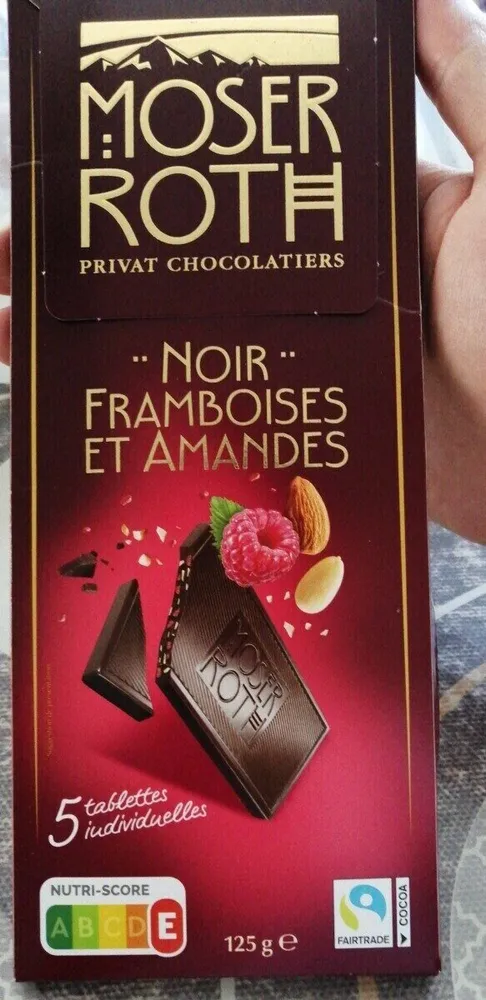 Noir framboises et amandes