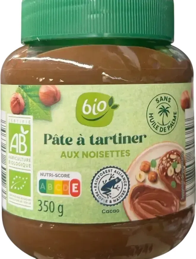 Nut chocolate paste