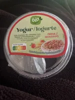Yogur con mezcla de cereales con fresas y framboesas