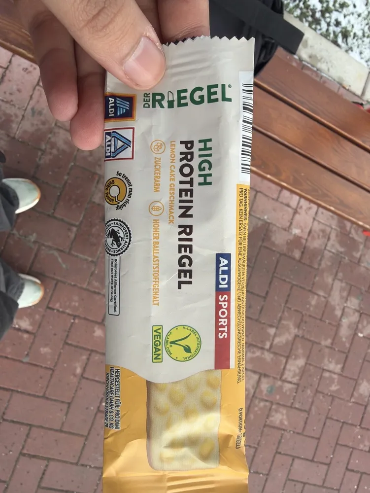 High Protein Riegel Lemon Cake