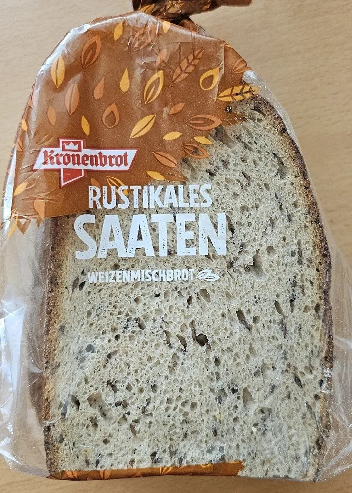 Rustikales Saaten Weizenmischbrot