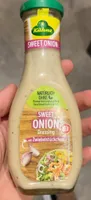 Sweet Onion Dressing mit Zwiebelstückchen
