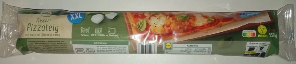 Frischer Pizzateig