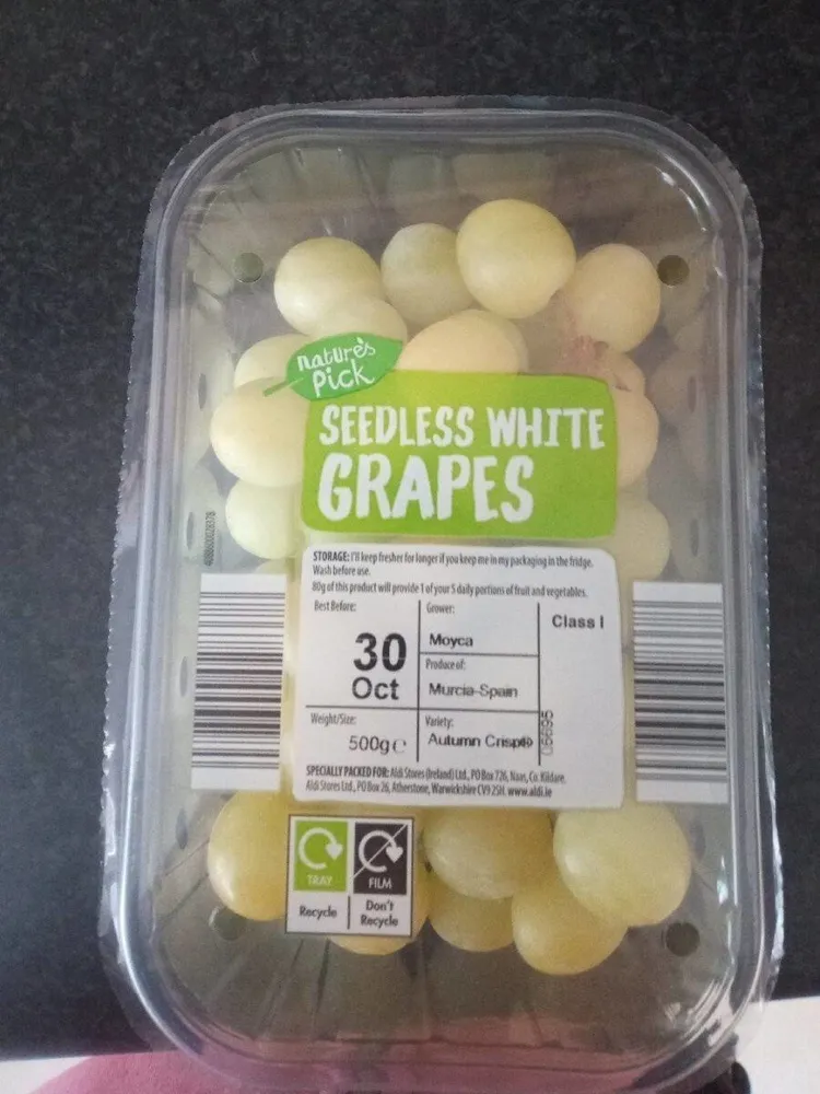 Seedless White Grapes