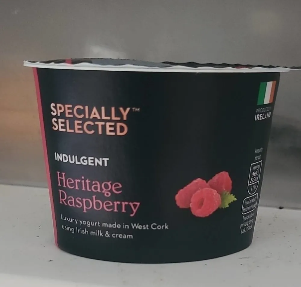 Yogurt with Raspberries and Cream