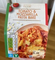 Tomato mozzarella Pasta Bake