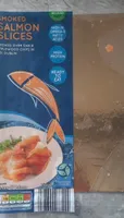 Smoked salmon slices