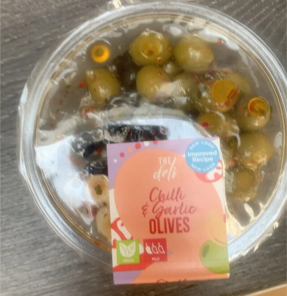 Chilli & garlic olives
