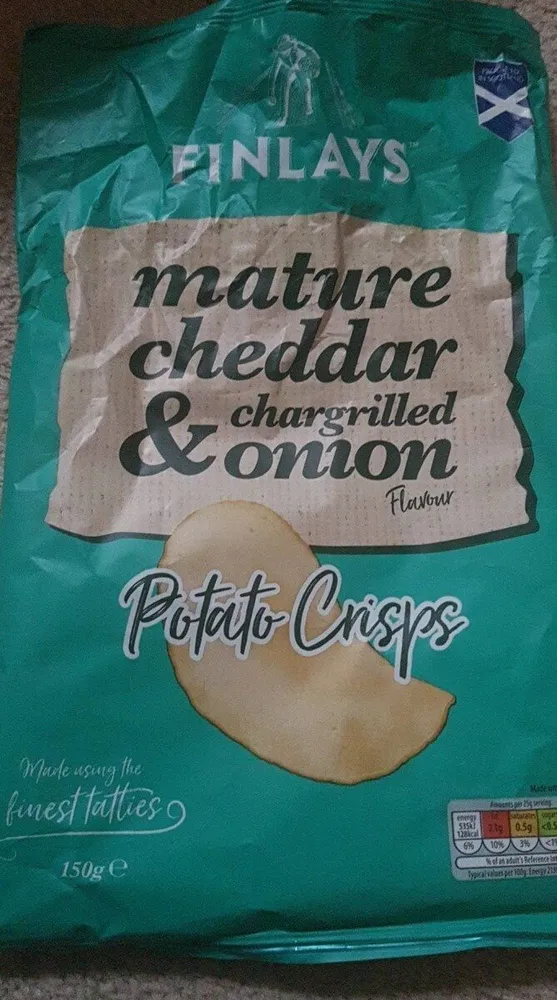 Mature cheddar and chargrilled onion potato crisps