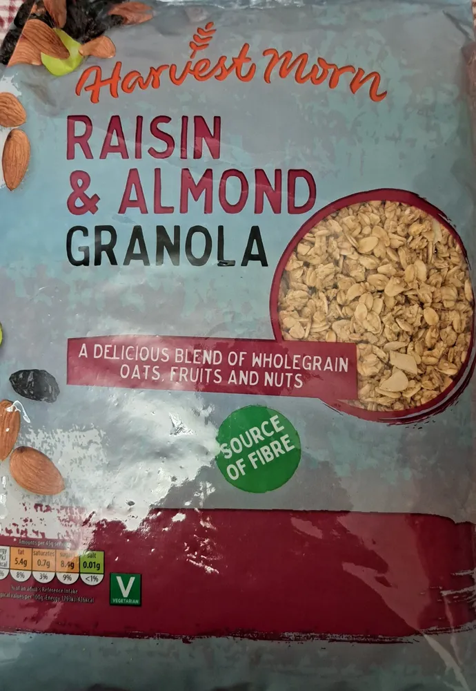 RAISIN & ALMOND GRANOLA
