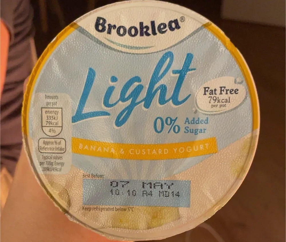 Banana & custard yogurt