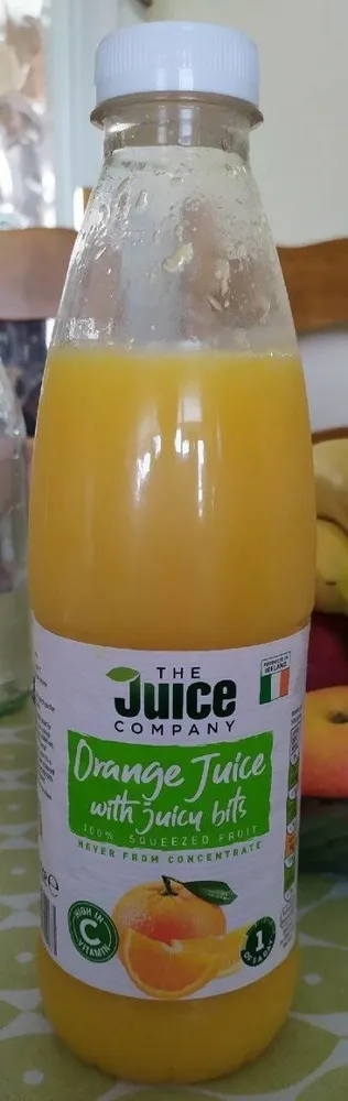 Orange juice with juicy bits