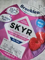 Skyr layered with strawberry (fat free)