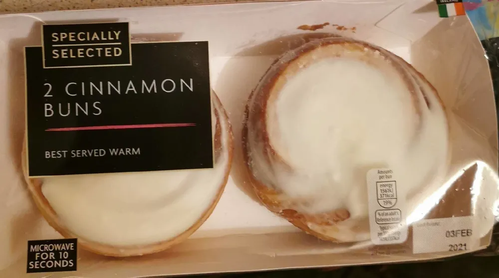 2 cinnamon buns