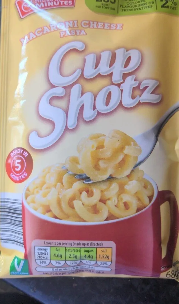 Cup shots macaroni cheese