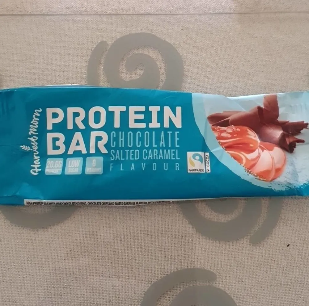 Chocolate and salted caramel protein bar