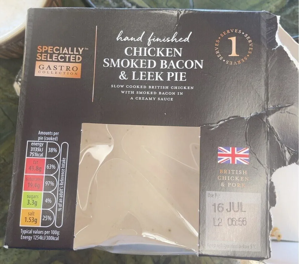 Chicken smoked bacon and leek pie
