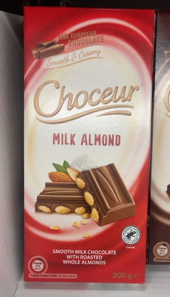 Milk almond choclate