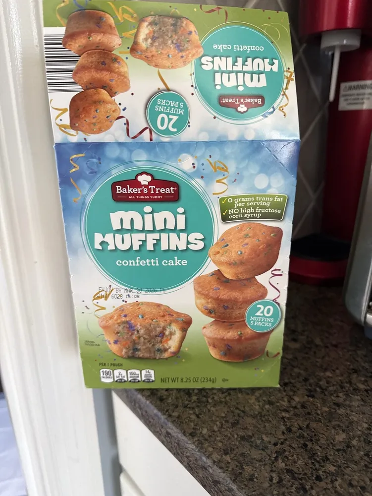 Baker’s Treat Mini Muffins Confetti Cake