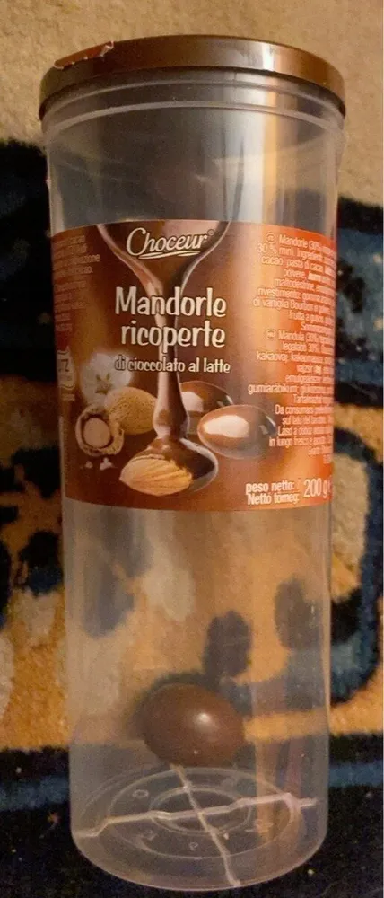 Mandorle ricoperte di cioccolato al latte