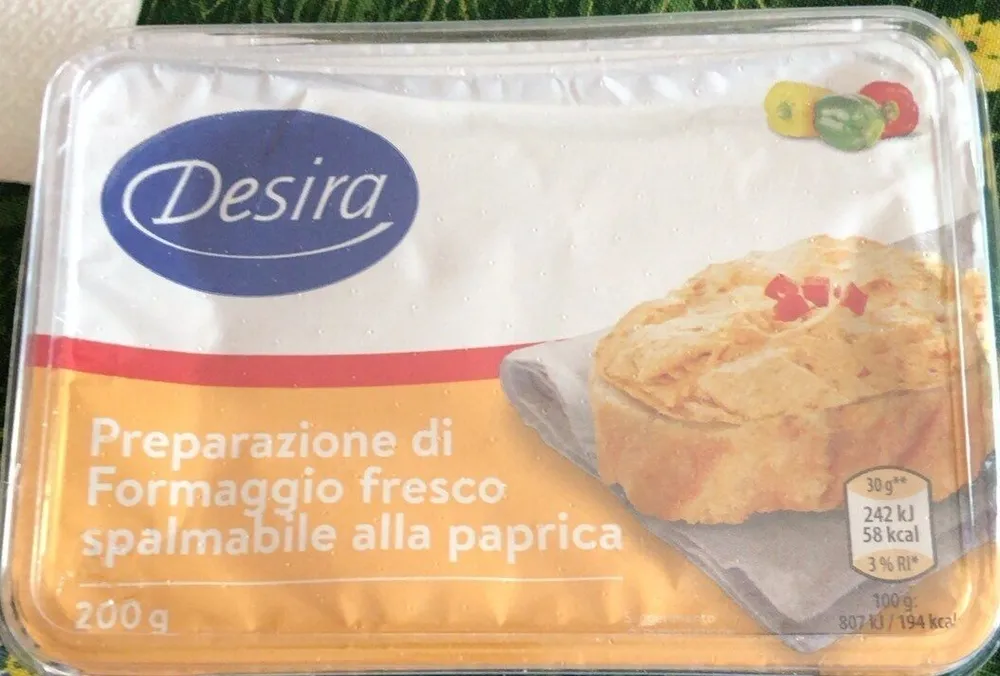Preparazione di formaggio fresco spalmabile alla paprika