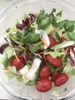 Salatcup - Mozzarella mit Croutons
