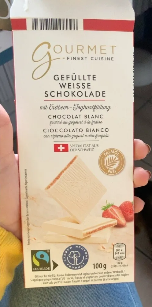 Chocolat blanc fourré au yahourt a la fraise