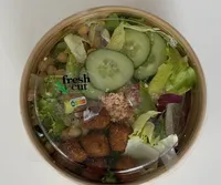 Mischsalat mit Falafel, Couscous und Salatsauce