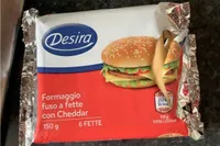 Formaggio fuso a fette con cheddar