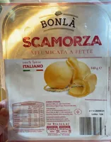 Scamorza affumicata a fette