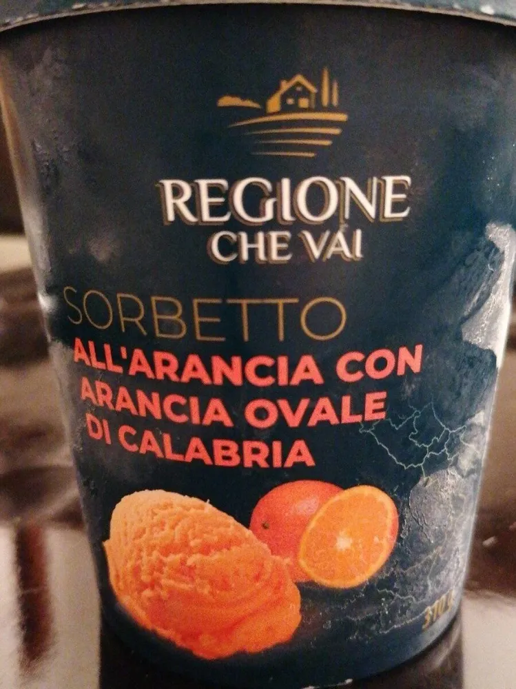 Sorbetto con arancia ovale di calabria