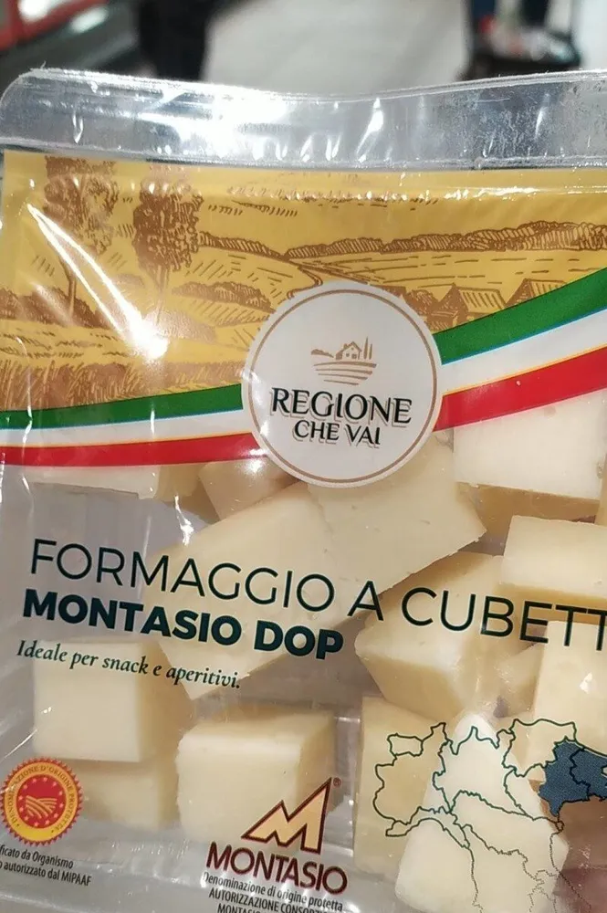FORMAGGIO A CUBETTI MONTASIO DOP
