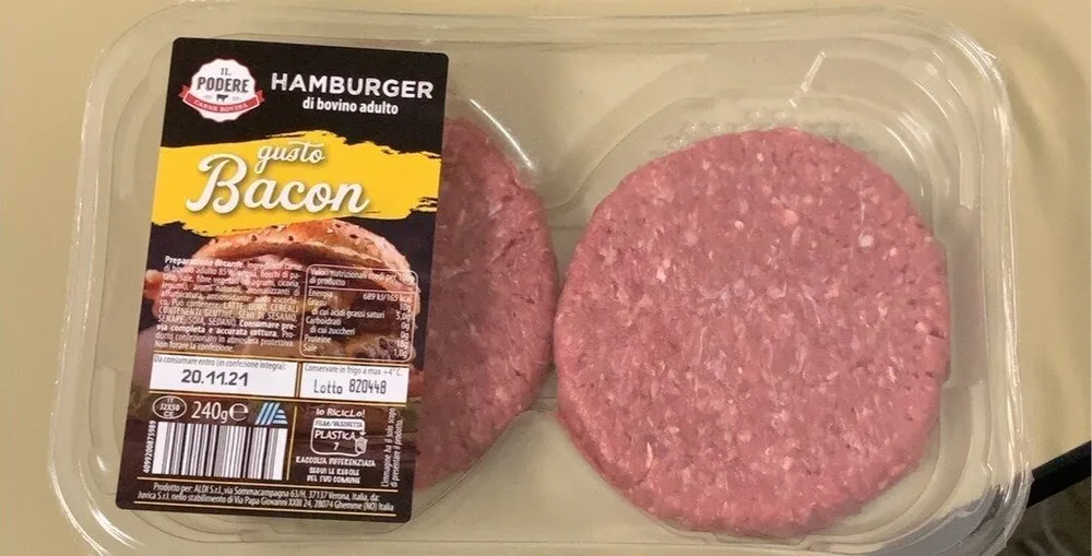 Hamburger di bovino adulto