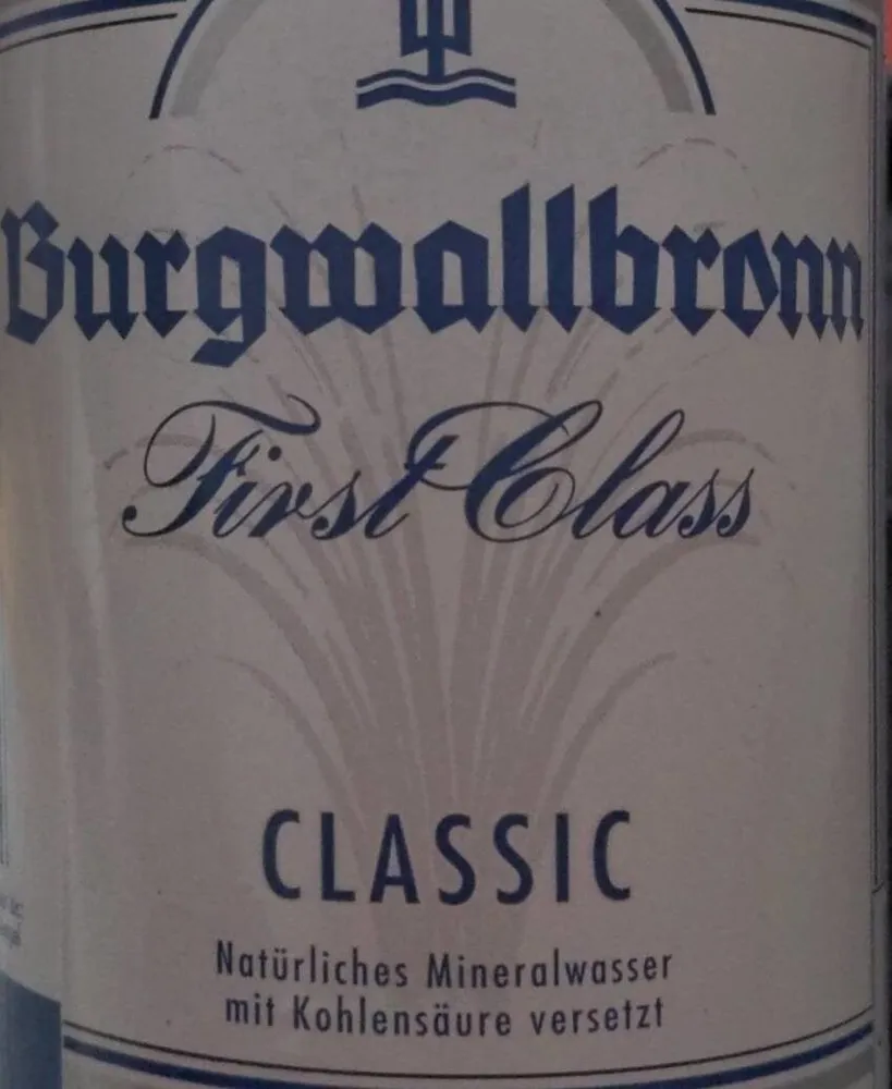 Natürliches Mineralwasser