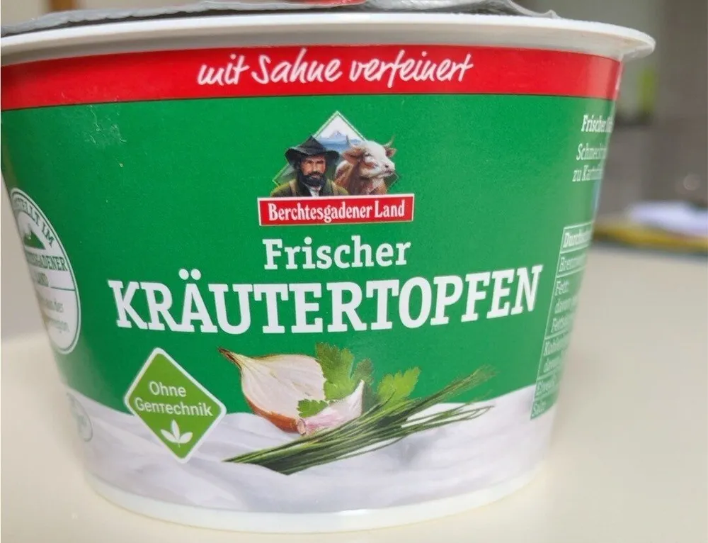 Frischer Kräutertopfen