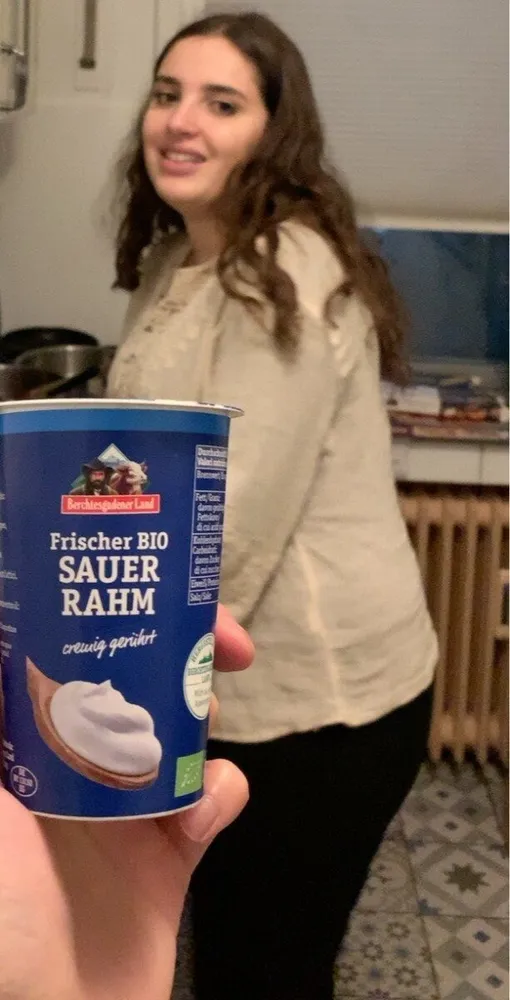 Frischer bio sauerrahm
