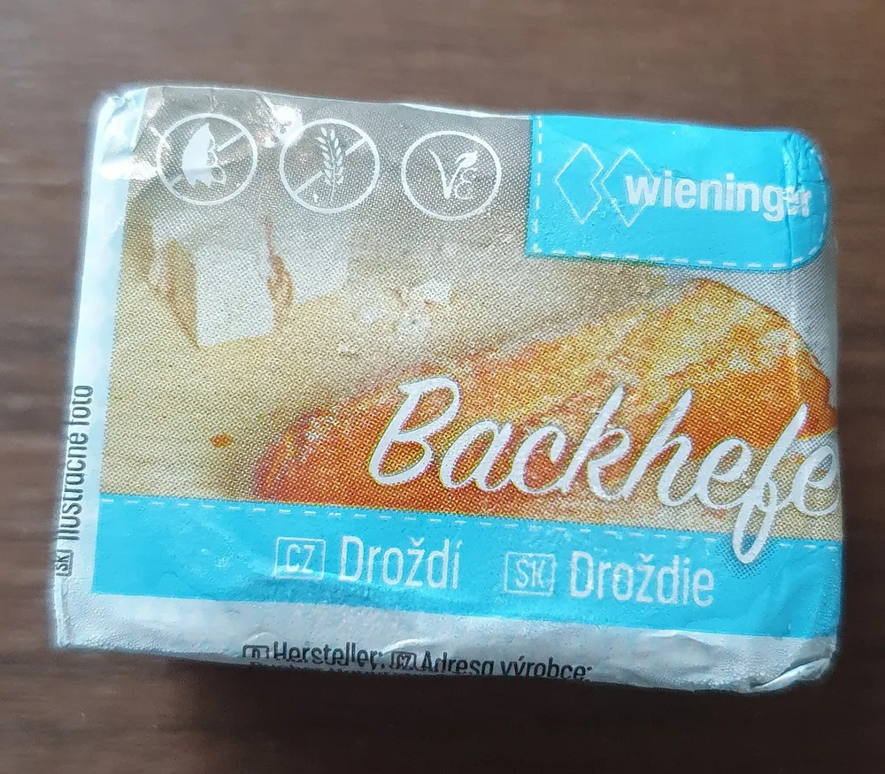 Backhefe frisch