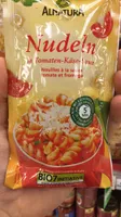 Nouilles à la sauce tomate et fromage