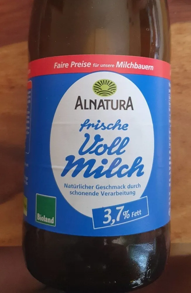 Frische Vollmilch